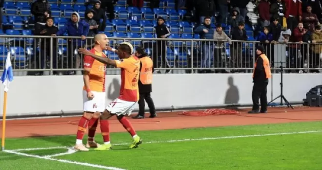 Galatasaray'ı Feghouli sırtladı