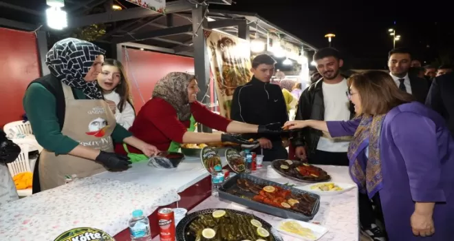 Gaziantep’te Başkan Şahin’den GastroAntep stantlarına yakın ilgi