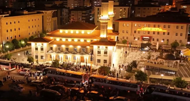 Gaziantep’ten Umre’ye gidecek ilk kafile uğurlandı