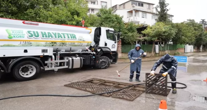 Gebze’de ekiplerden sağanak mesaisi