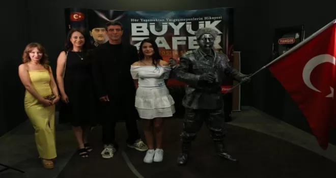 Genç nesillere tarihi yaşatacak filme görkemli gala