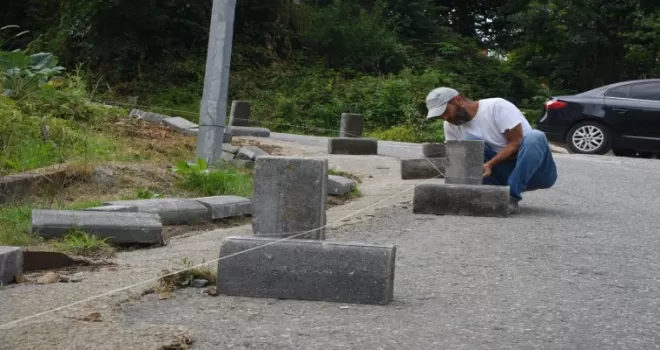 Giresun’da yol ve kaldırım çalışmaları sürüyor