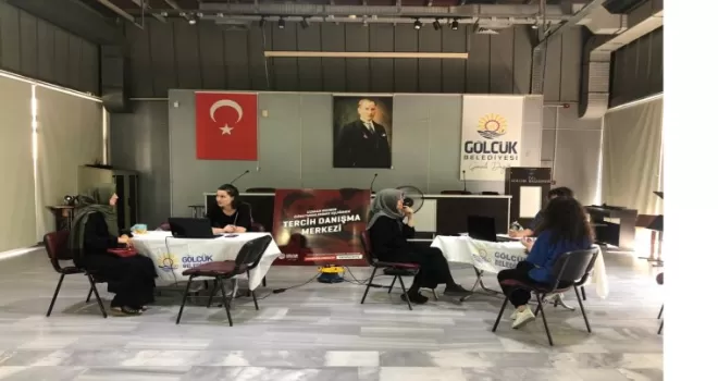 Gölcük Belediyesi üniversite adaylarının rehberi oldu