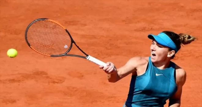 Halep kortlara mağlubiyetle döndü