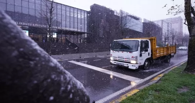 İstanbul Beylikdüzü’nde karla mücadele mesaisi