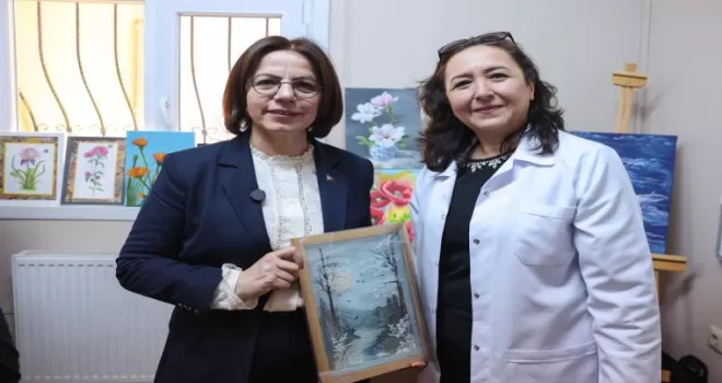 İstanbul Maltepe’de annelere erken kutlama