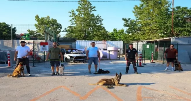 İstanbul Maltepe’de patili kahramanlar afetlere hazırlanıyor