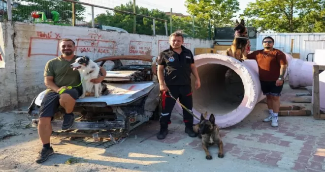 İstanbul Maltepe’de patili kahramanları afetlere hazırlanıyor