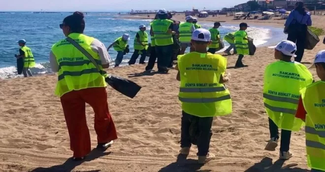 İsveç’teki ‘plogging’ akımı Karasu Sahili’nde