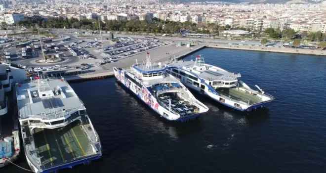 İZDENİZ’in ek seferleriyle 20 bin araç trafiğe çıkmadı
