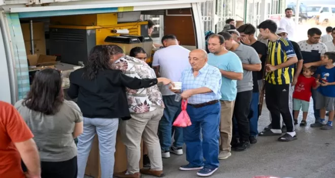 İzmir Bornova Belediyesi şehitlerini unutmuyor