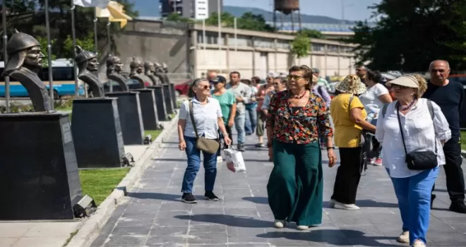İzmir Bornova’da çınarlar için tarih ve doğa gezisi