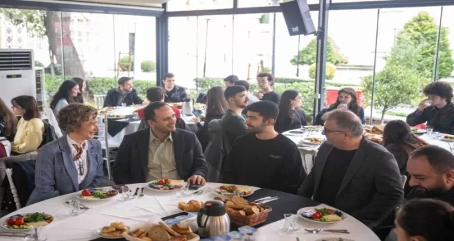 İzmir Bornova’da Gençlik ve Cumhuriyet vurgusu