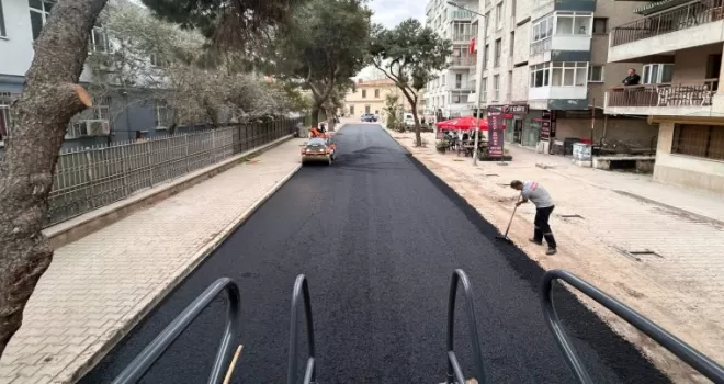 İzmir Bornova’da gözde sokağa bayramlık asfalt