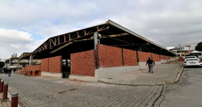 İzmir Bornova’da pazaryerlerine konfor geliyor