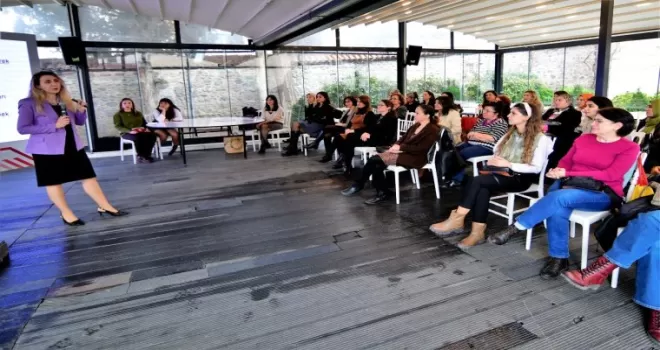 İzmir Bornova’da ’Sağlıklı İlişkiler’ masaya yatırıldı