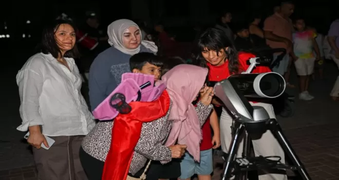 İzmir Bornova’da yıldızlar geçidi