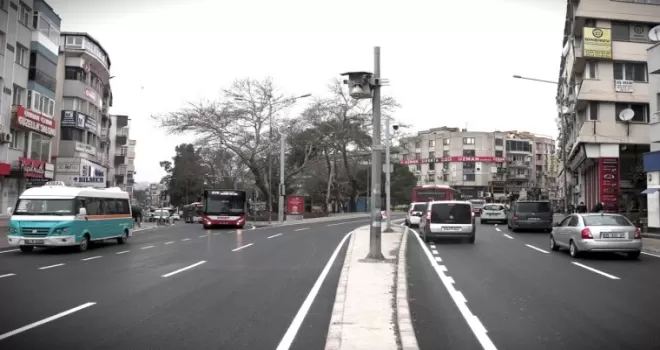 İzmir Buca’da asfalt seferberliği