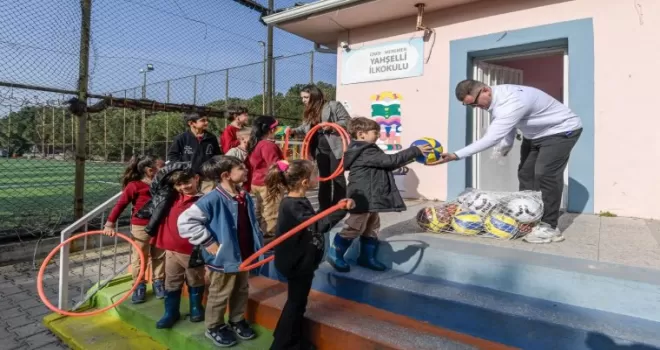 İzmir Büyükşehir’den okullara 37 milyon TL’lik spor malzemesi desteği