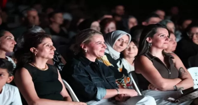 İzmir Çiğli’de açık havada sinema keyfi