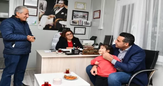 İzmir Çiğli’de Başkan Yıldız’dan mahalle muhtarlarına ziyaret