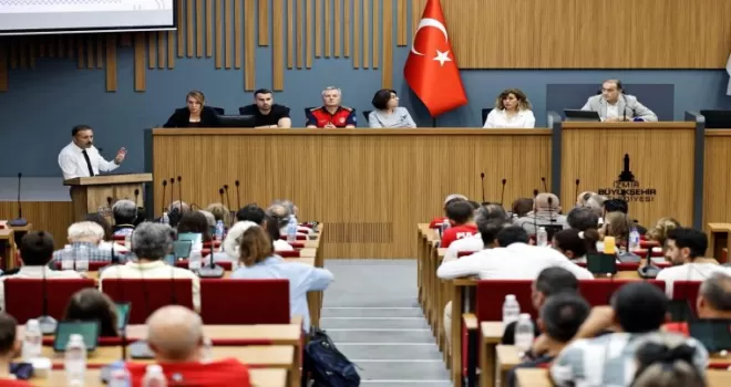 İzmir’de afetlere karşı dayanışma ağı güçleniyor