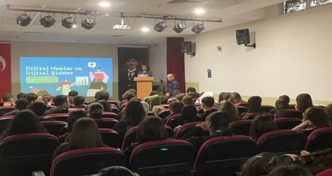 İzmir’de dijital tuzaklara karşı gençlere kalkan