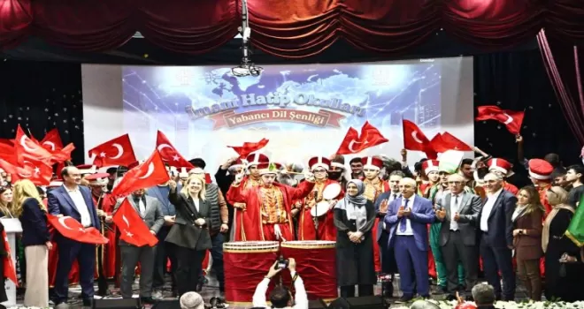 İzmir’de İmam Hatipliler ’Yabancı Dil Şenliği’nde buluştu