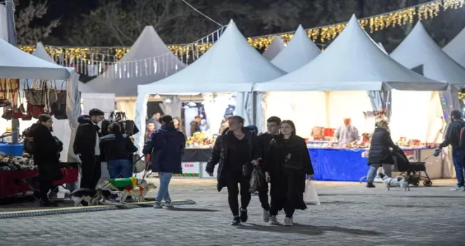 İzmir’de Kültürpark’a yeni yıl ruhu geldi