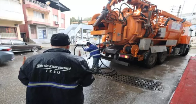 İzmir’de kuvvetli yağış ve fırtına alarmı
