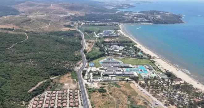 İzmir’de Pamucak yolu baştan sona yenilendi