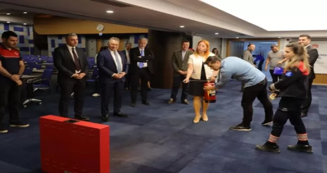 İzmir’de turizm işletmeleri afet güvenliği için bir araya geldi