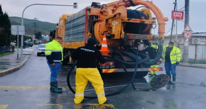 İzmir’de yağış alarmı sürüyor