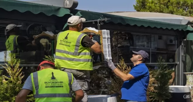 İzmir’de zabıta ve esnaf el ele... Yeşile geri dönüş başladı