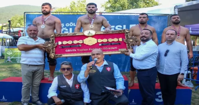 İzmir’in başpehlivanı belli oldu... Altın kemer sahibine teslim edildi