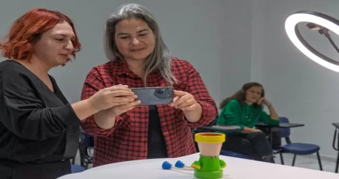 İzmir’in ’Meslek Fabrikası’...  Mobilya sektörüne nitelikli eleman kazandırıyor