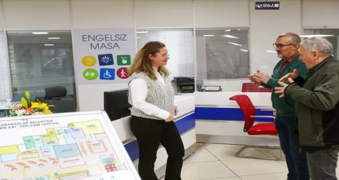 İzmir Karabağlar Belediyesi’nden “Engelsiz Masa” hizmeti