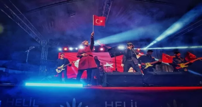 İzmir Karabağlar’da Yılbaşı Panayırı’na büyük ilgi