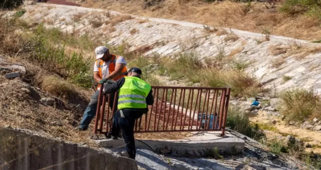 İzmir Seferihisar’da selin izleri siliniyor