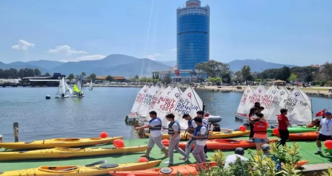 İzmirli çocuklar Su Sporları Şenliği’nde buluştu