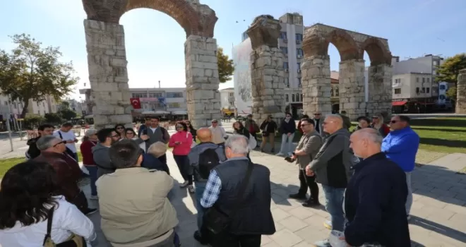 İzmirli turist rehberlerinden Efes Tarlası Yaşam Köyü’ne eğitim ziyareti