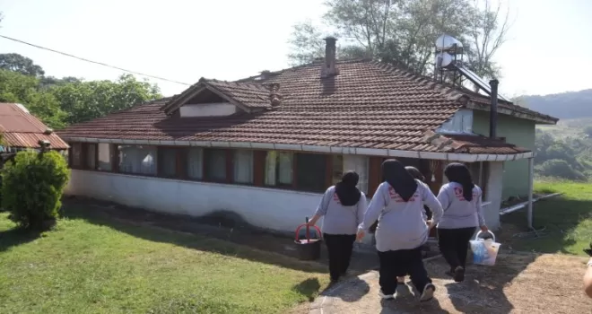 İzmit’te evde temizlik hizmeti ile vatandaşların hayatı kolaylaşıyor