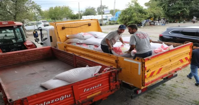 İzmit’te yangında zarar gören üreticileri yalnız bırakmadı