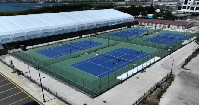 İzmit Tenis Spor Merkezi’ne 4 kapalı tenis kortu