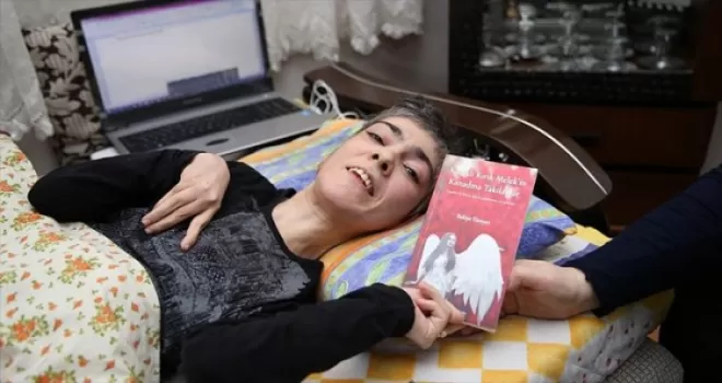 'Kanadı Kırık Melek' tek parmağıyla hayata tutunuyor