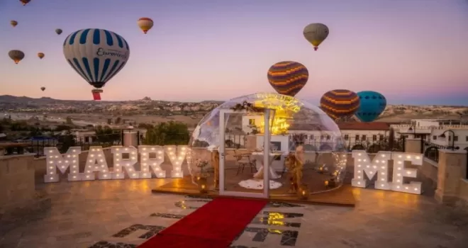 Kapadokya’da romantik teklifler turizme yeni soluk getiriyor