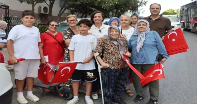 Karabağlar 30 Ağustos’ta Türk bayraklarıyla donatıldı