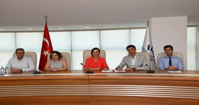 Karabağlar Belediyesi’nden örnek protokol