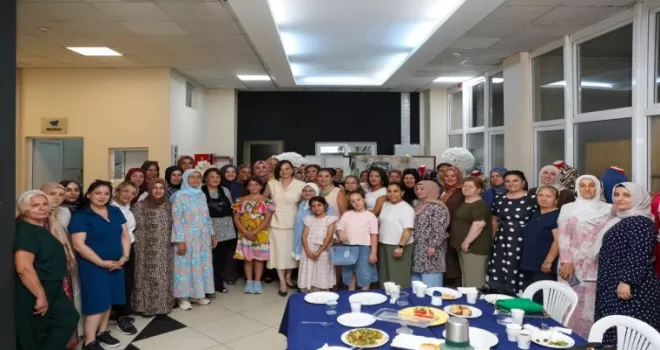 Karabağlar Belediyesi Tekstil Akademi’de mezuniyet gururu