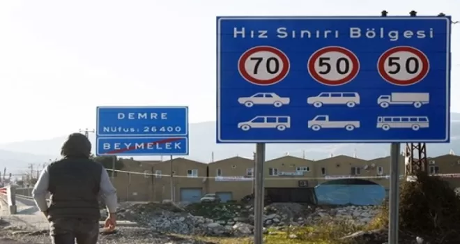 Karayollarında hız sınırı ve tabelalar değişiyor